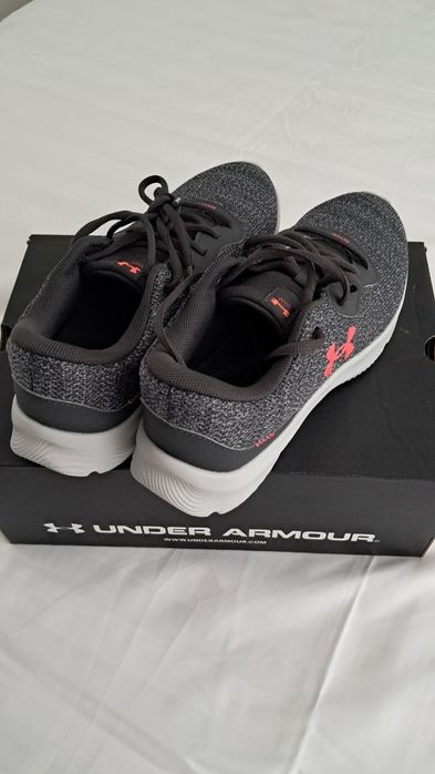Adidași UnderArmour