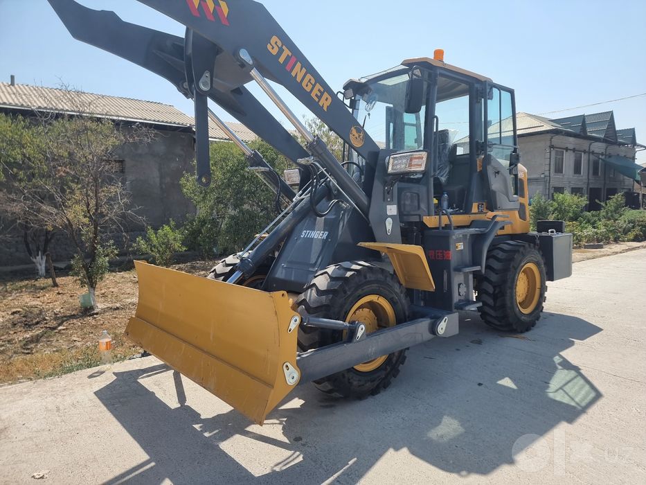 Buldozer pogruzchik katok ekskavator Kara
