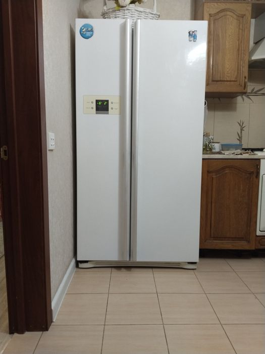 Продам холодильник Самсунг двухдверный