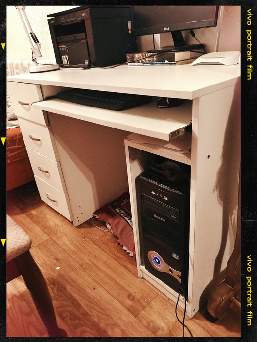 Компьютерный стол