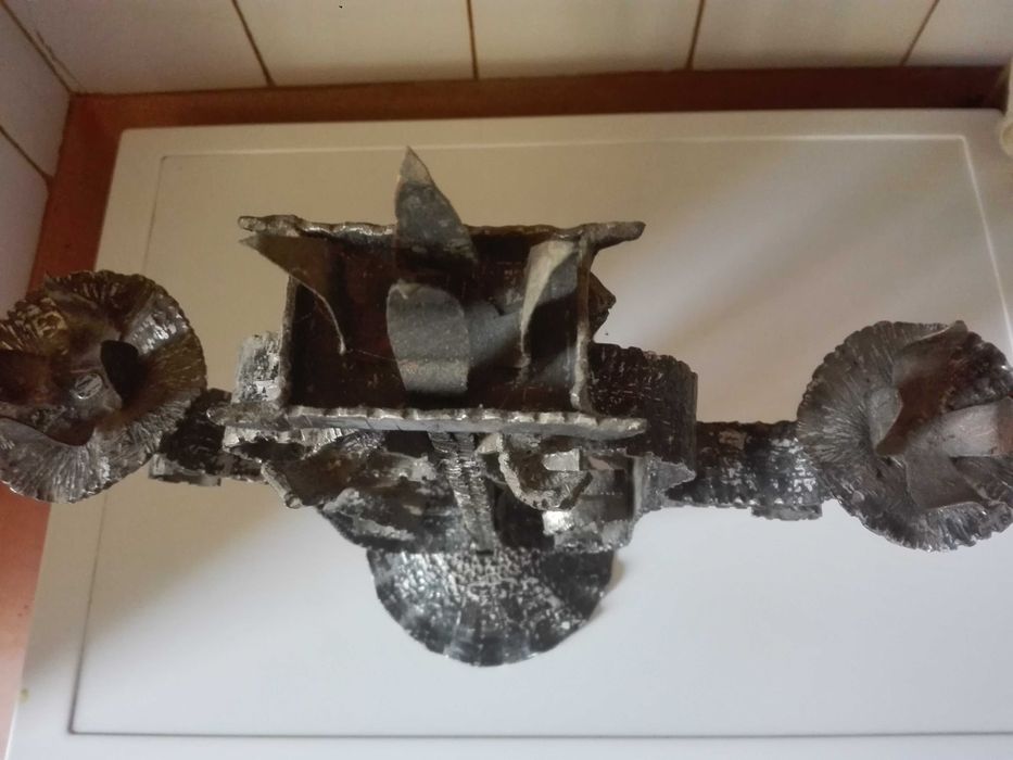 Два метални свещника и лот пролетни пощенски картички.