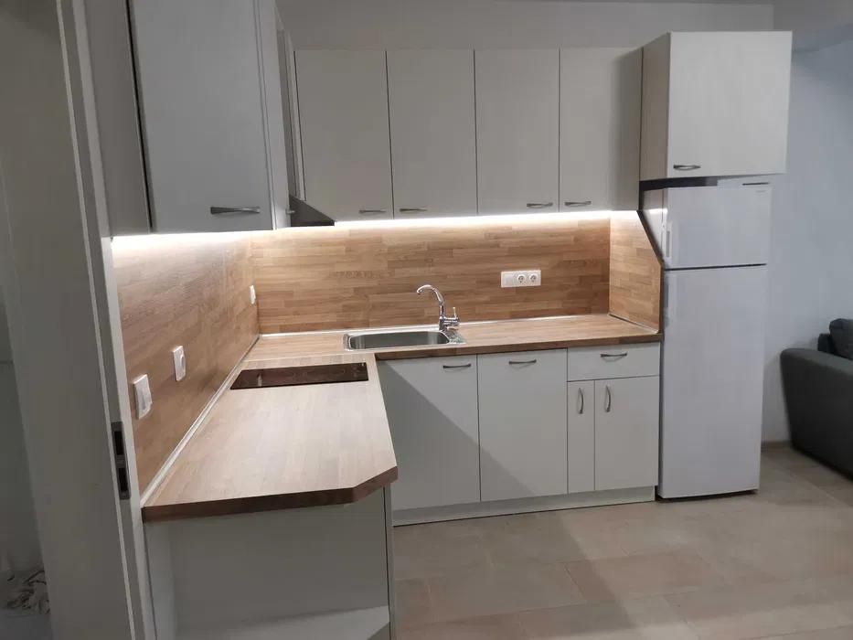 Дава се под наем Двустаен апартамент в София, Хиподрума - 70 кв.м за 796.62 € - Снимка #2