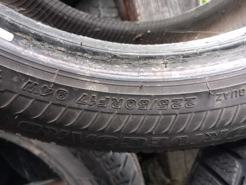 Продавам 1 гума Bridgestone 275/50 R17