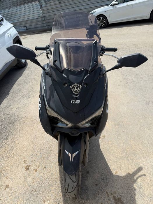 Скутер ZMAX 180кубов