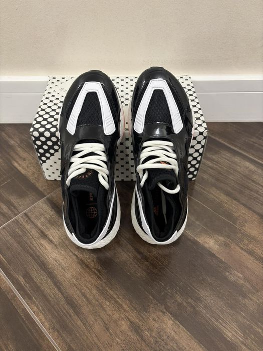 Обувки, маратонки