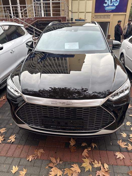 Продаётся BYD Song Plus DM-1 гибрид 2023г цвет черный