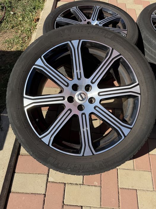 Jante R20 Volvo 8-Spoke Black Diamond Cut XC40 XC60 XC90 S90 V90.
