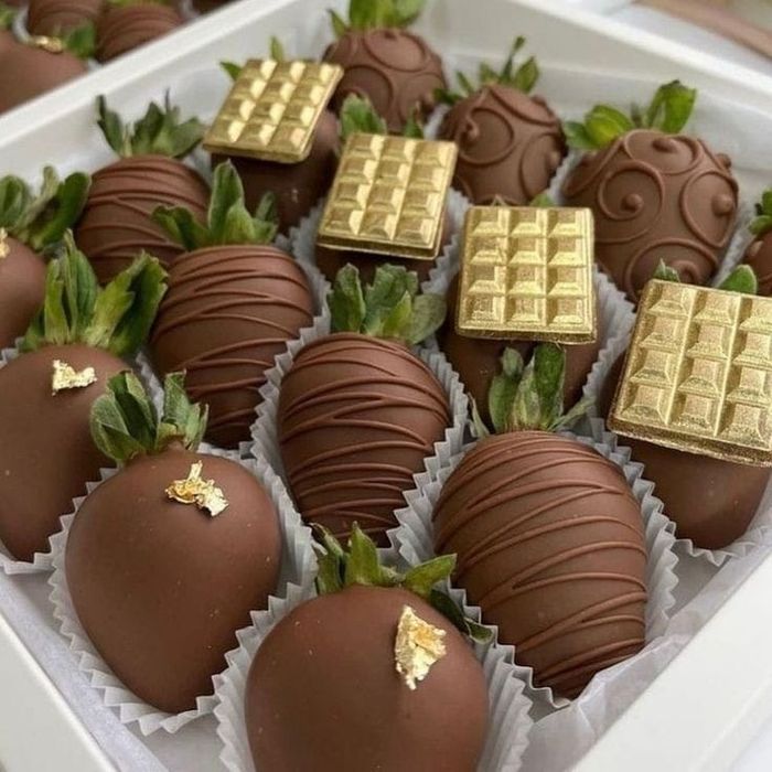 клубника в шоколаде в алмате