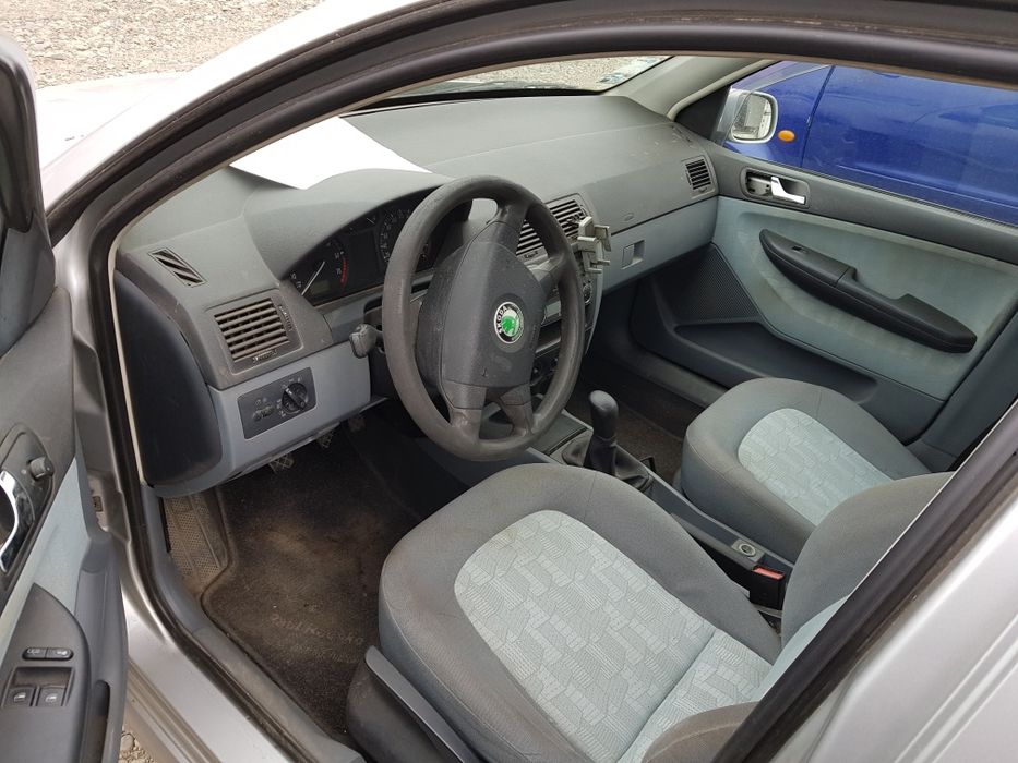 Cutie viteza Skoda Fabia 1.4