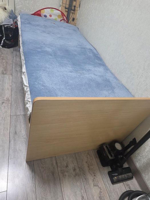 Кровать 1 спальная с матрацом