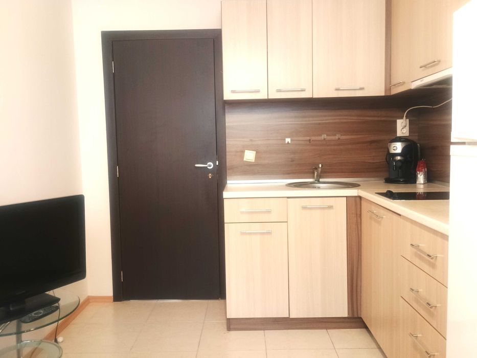 ТОП ЛОКАЦИЯ / Отличен голям тристаен Черно море 3 до плажовете