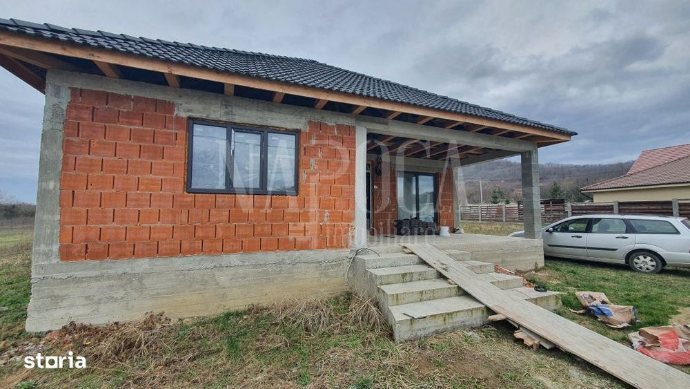 Casa 4 camere de vanzare in Fughiu