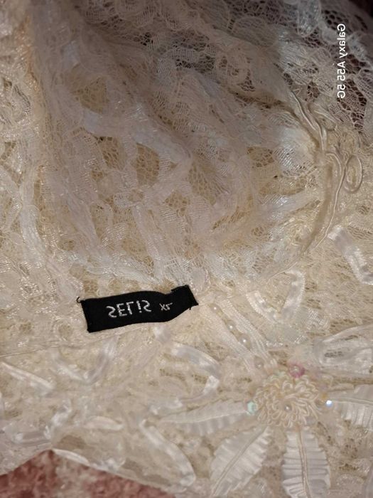 Бяла Жилетка /дантела и перли