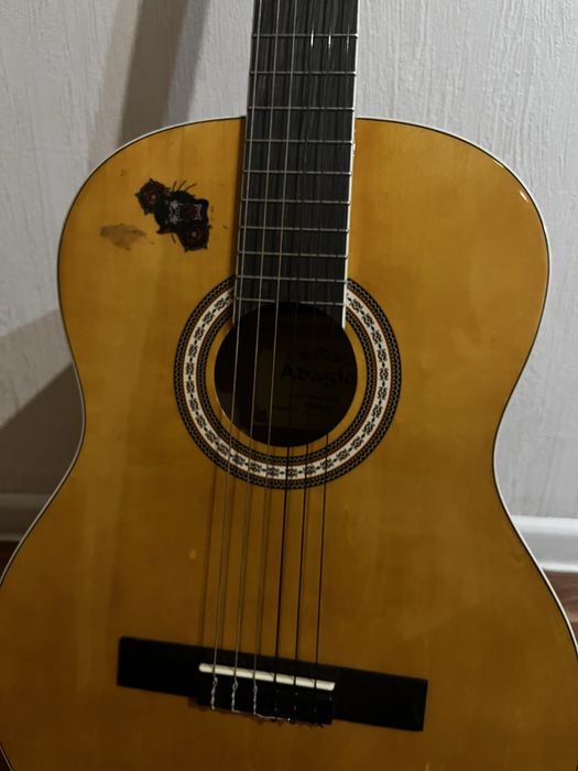 Гитара Adagio классическая