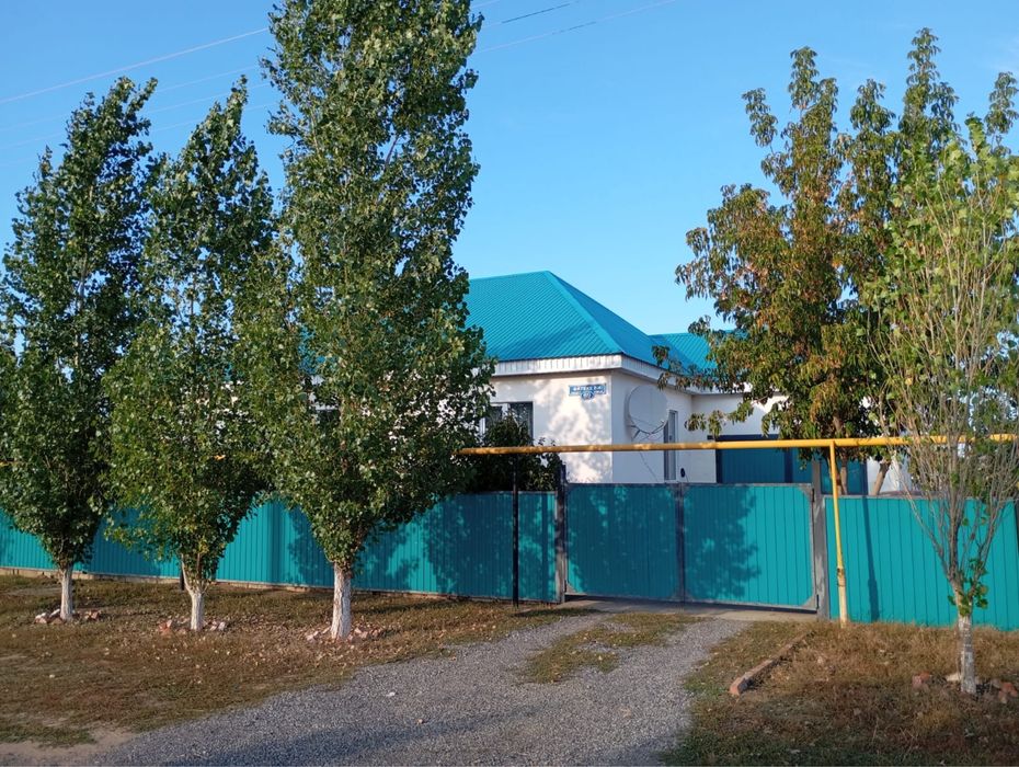 Продается дом с гаражем  в поселке Сарыжар