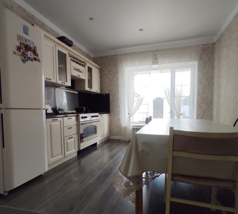 Продам 2х этажный дом(коттедж)