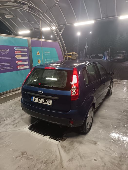 Ford fiesta din 2008 motor 1.4 benzina + gaz