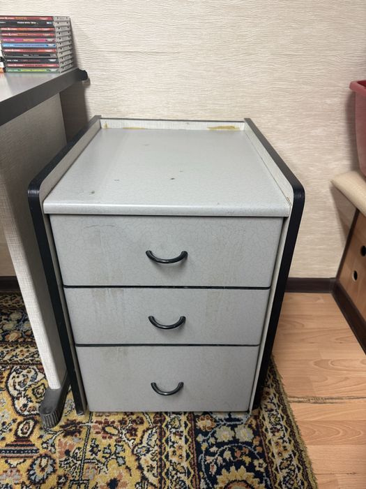 Офисная мебель стол и тумба