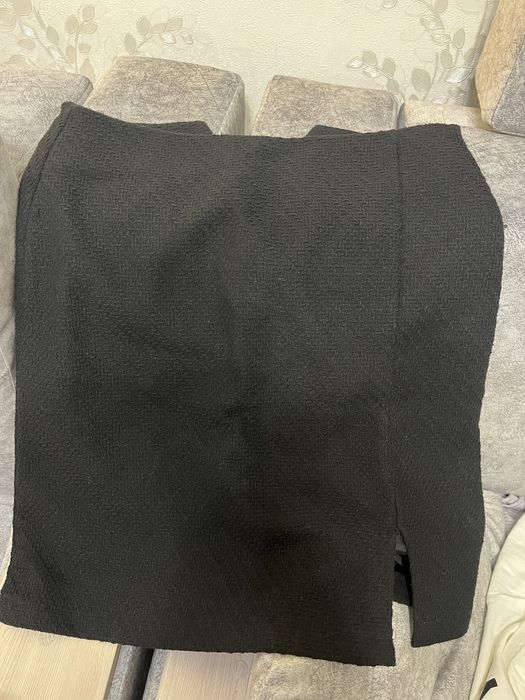 черная мини юбка