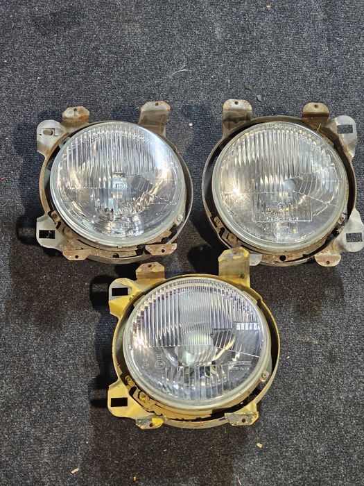 set faruri hella volkswagen transporter t3

stare buna
*se ofera bonus