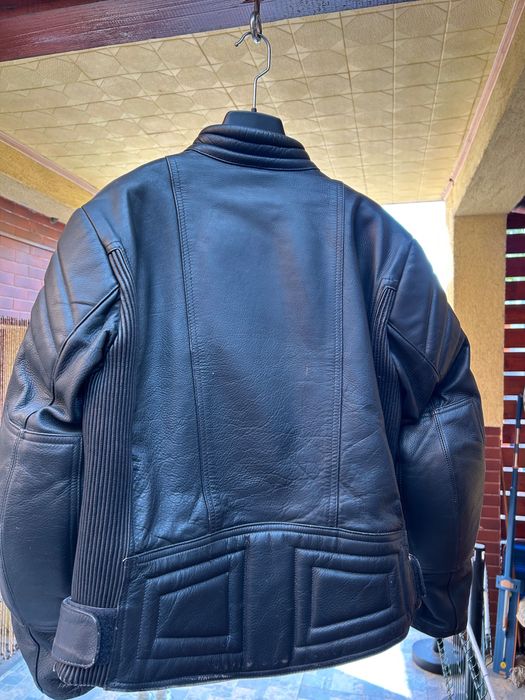 Vind geaca piele moto