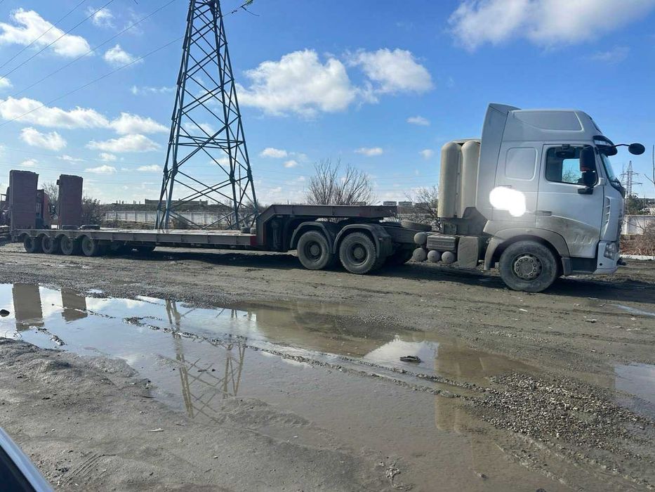 Тягач трайлер HOWO A7 комплект продажа Бухара