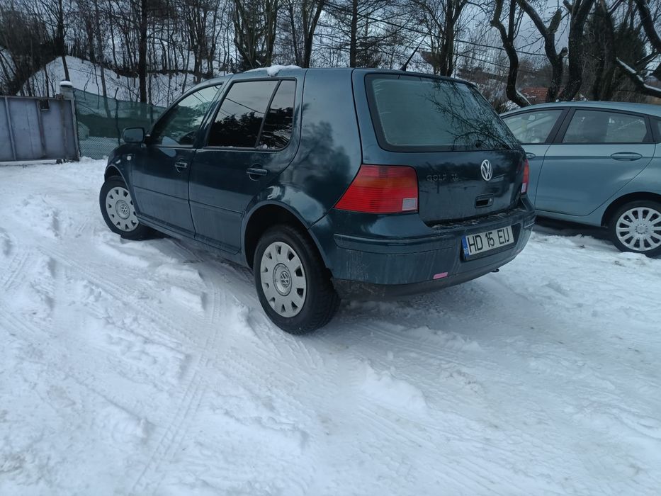 Vând    Golf    4