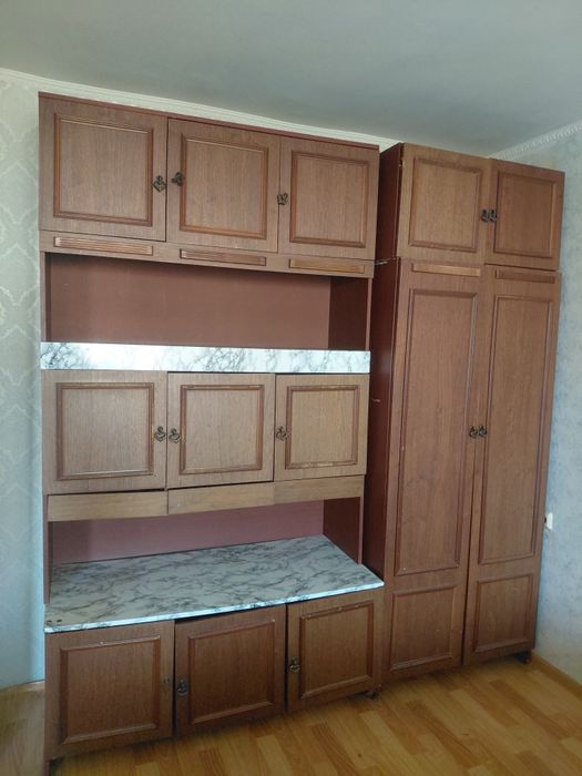 Продам шкаф старый
