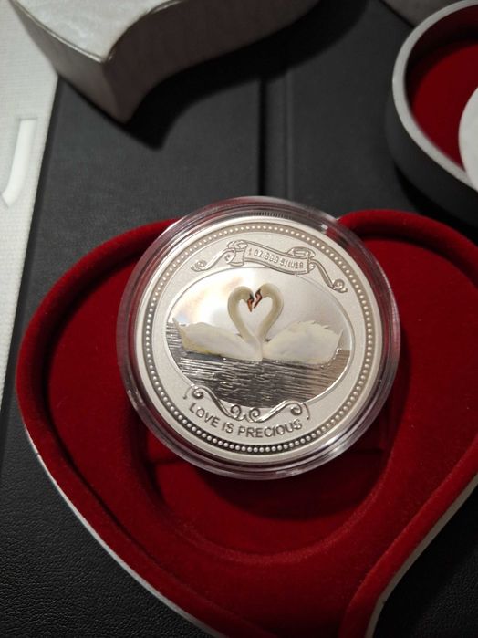 Продавам монета 2 долара Елизабет 2 от 2008г.