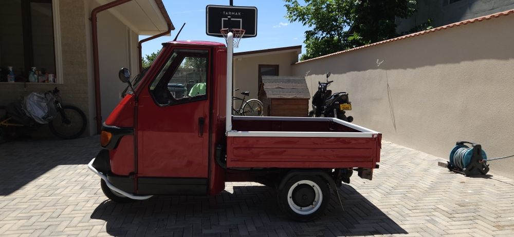 Vând Piaaggio Ape pentru afaceri de succes