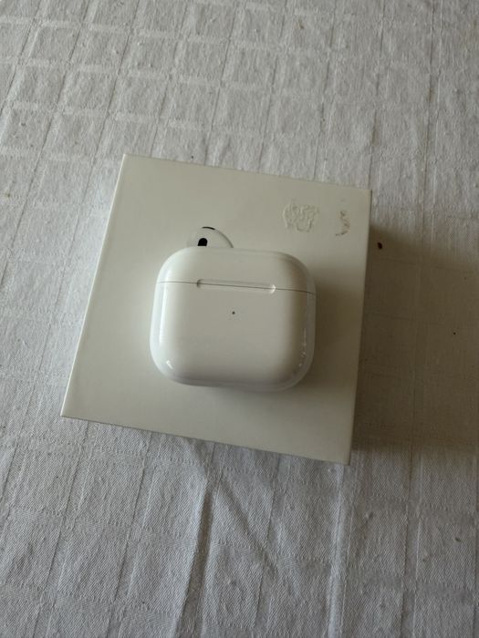 air pods 3  generatia 3