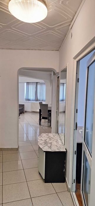 Inchiriez  apartament cu 3 camere pe calea Aradului