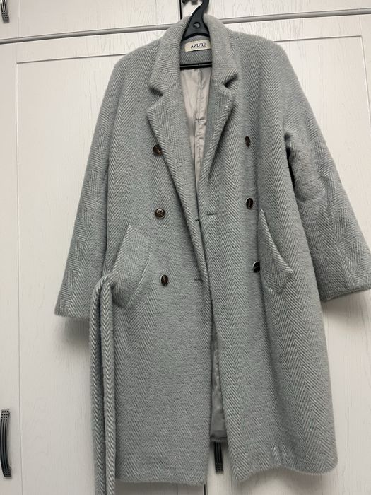Продам теплое пальто Azure