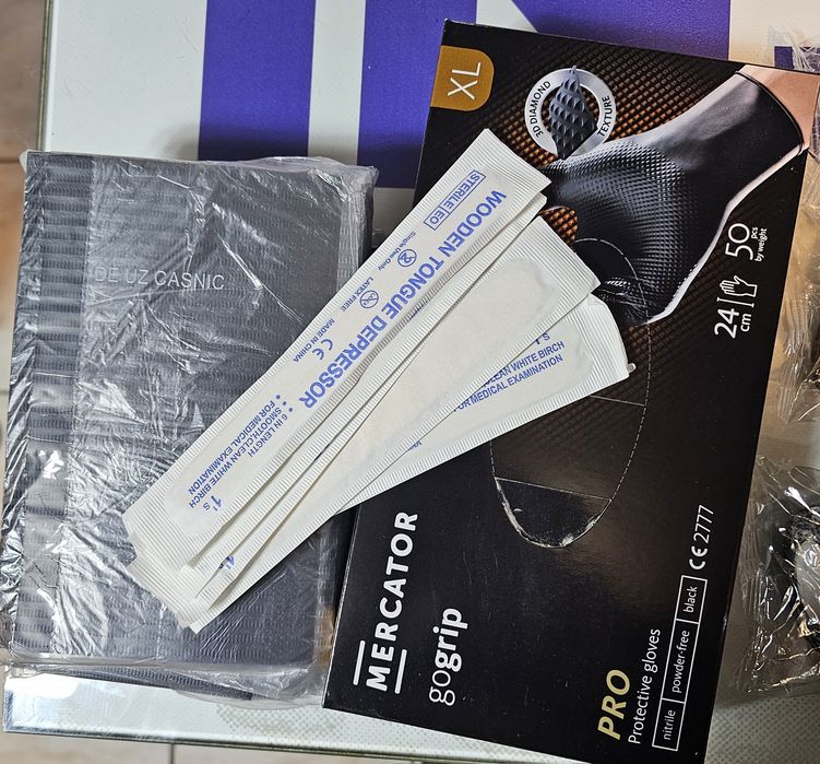 Vând kit de tatuat