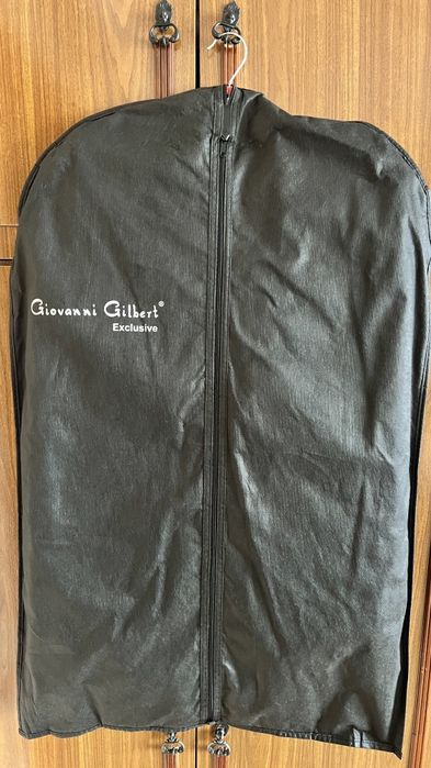 Продам костюм новый