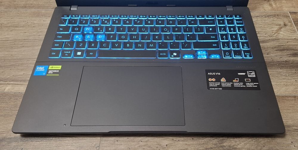 Геймърски Лаптоп ASUS V16 | Intel  5 210H  | 32GB RAM | 512GB SSD | RTX 5050