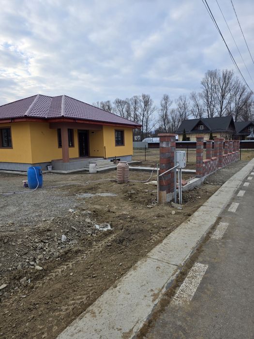Vand casa noua , situata la 4 km de Tg.Neamt(Topolita)