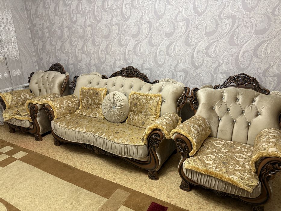 Продам  Диван в хорошем состоянии