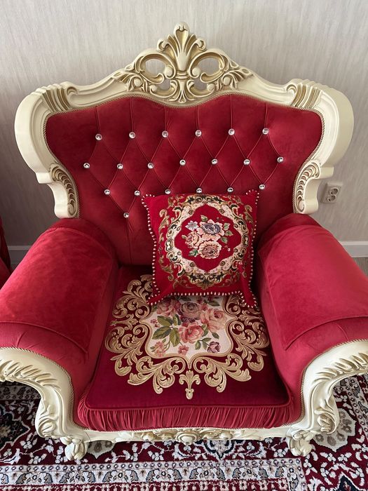 Диван европейский