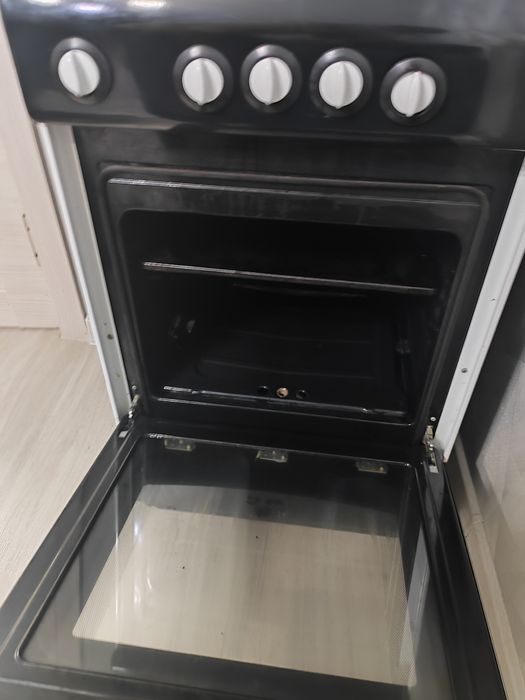 Продам газовую плиту