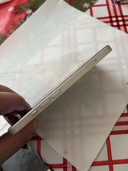 Vând  iphone 14 stare telefon 10 din 10 mai multe detalii la tel