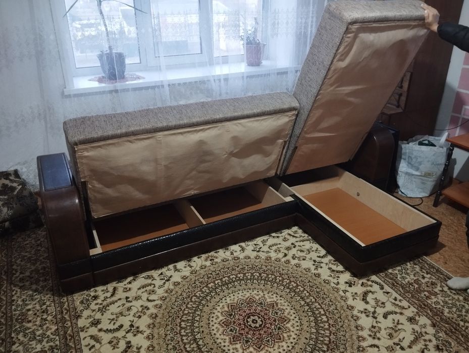 Продам угловой диван