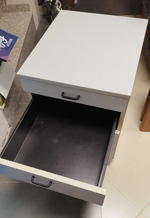 Шкафче за бюро с 3 или 4 чекмеджета - контейнер на колела