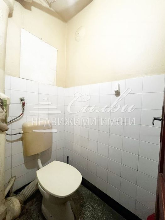 Продава се Многостаен апартамент в Шумен, Куршум чешма - 150 кв.м за 614 €/кв.м - Снимка #12