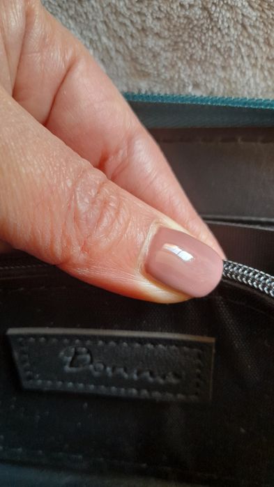 Зелена чантичка портфейл