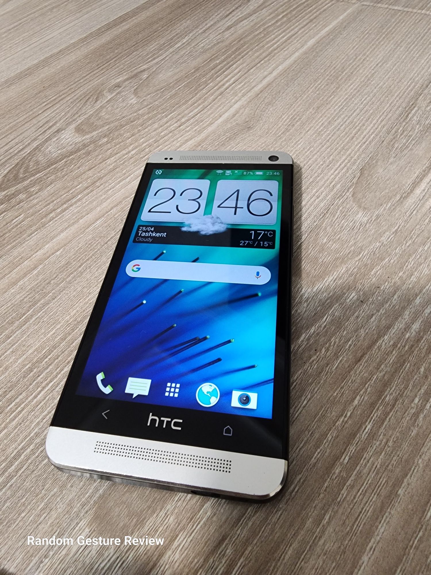 Продаётся/ обмен HTC One M7 легендарный мобильный телефон полный компл: 400  000 сум - Мобильные телефоны Мирабад на Olx