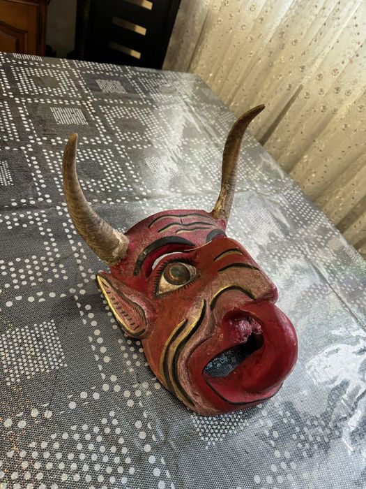 Vand masca de colectie