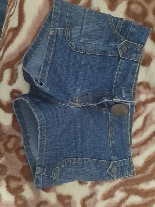 Pantaloni scurti blugi