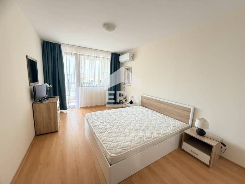 Двустаен, обзаведен, южен апартамент за продажба, с морска панорама, в