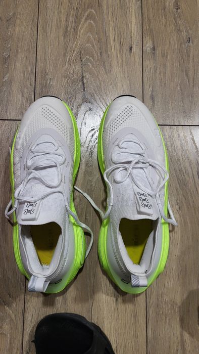 UNDER  ARMOUR  2 броя нови